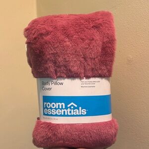 Room Essentials 2 sets of pillow covers, one pink and one blue floral